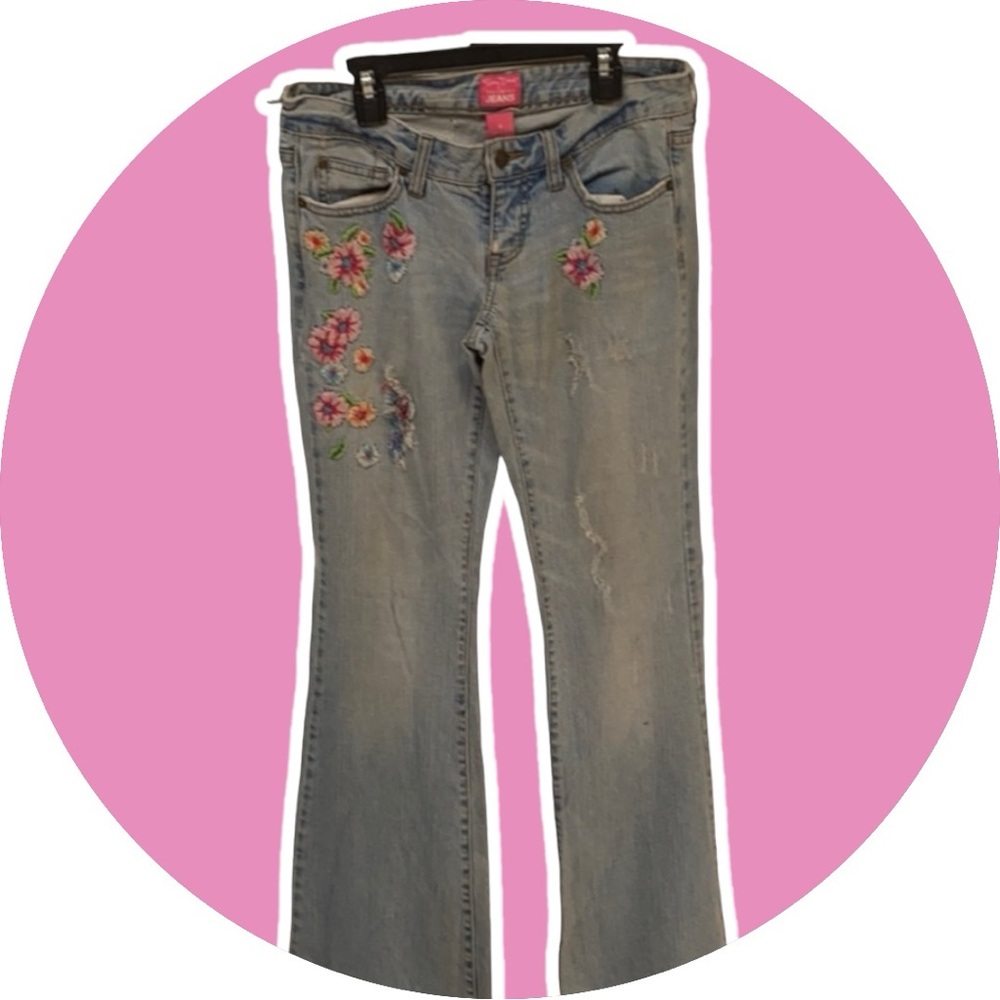 Real cute embroidered jeans